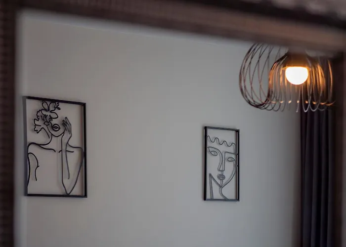 Cozy Apartment & Parking Next To St Sophia Hospital