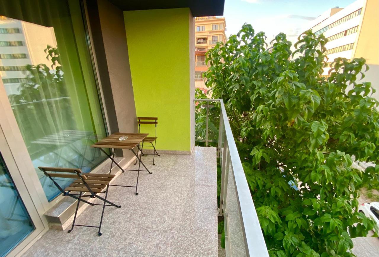 Cozy & Parking Next To St Sophia Hospital Apartment